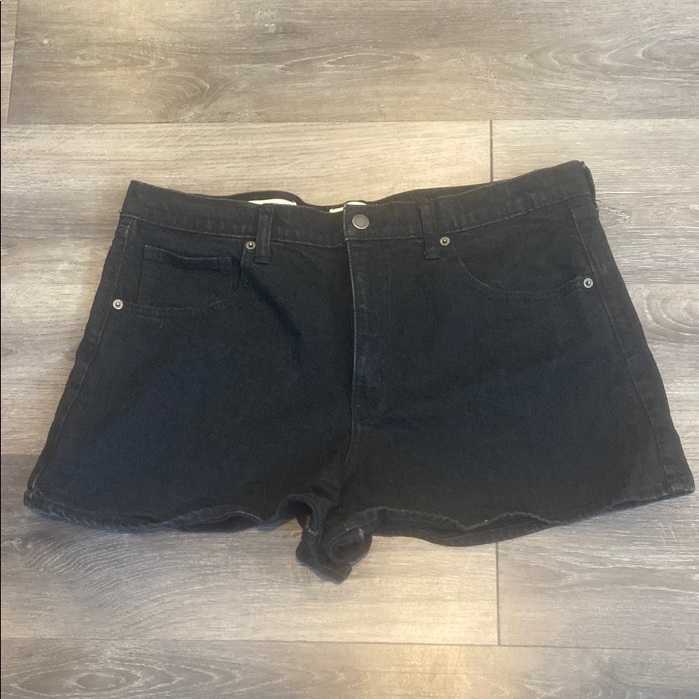 Universal Thread Goods Co Women’s Black Denim 90s Cutoff Shorts NWOT 16R